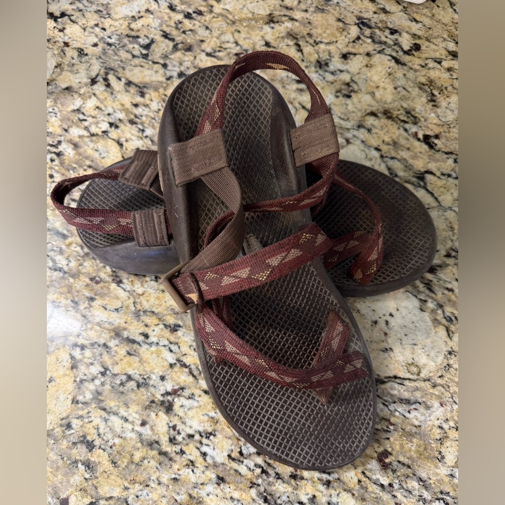 Men’s Maroon & Tan Chaco Sandal with Toe Strap